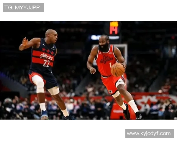 哈登火力全开半场表现惊艳独得22分助球队掌控比赛节奏