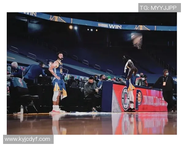 库里谈追梦被驱逐事件称更衣室认为裁判判罚不公